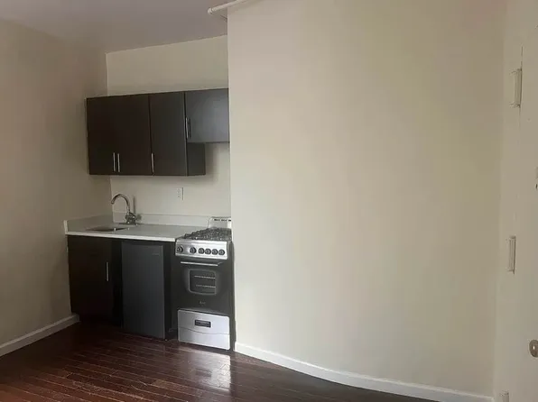 205 30th Street image 3 of 7