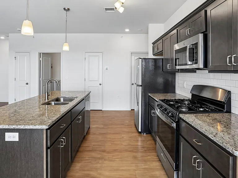 Park West Apartments — Photo 62