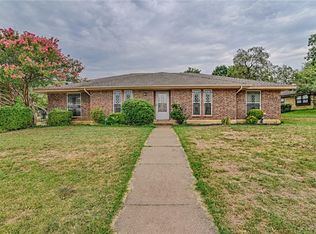 3430 Country Club Dr, Grand Prairie, TX 75052