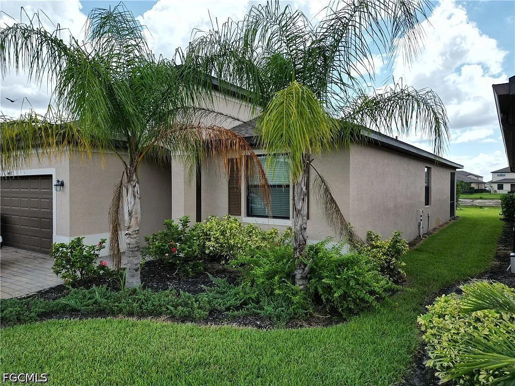 3 bed, 3.0 bath, 1852 sqft, $2,200 — Photo 3