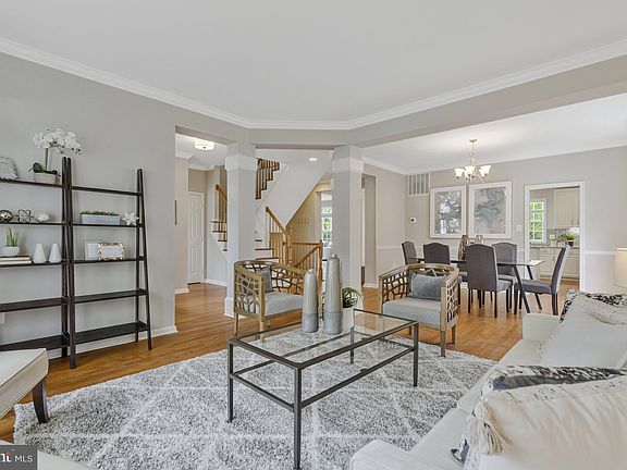 4th image of 1003 Stanton Park Ct