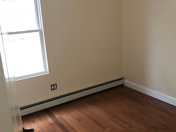 2nd image of 11131 156th St