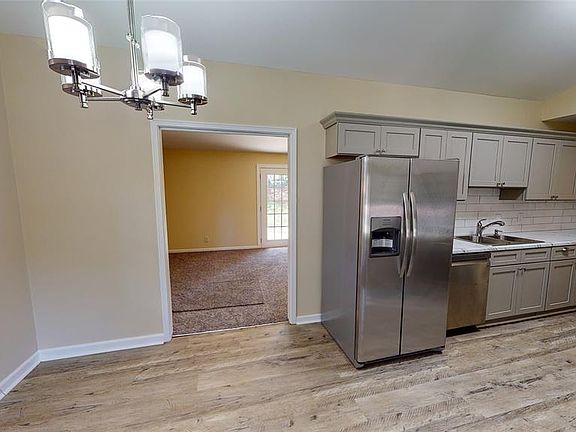 2nd image of 4360 Donovan Dr