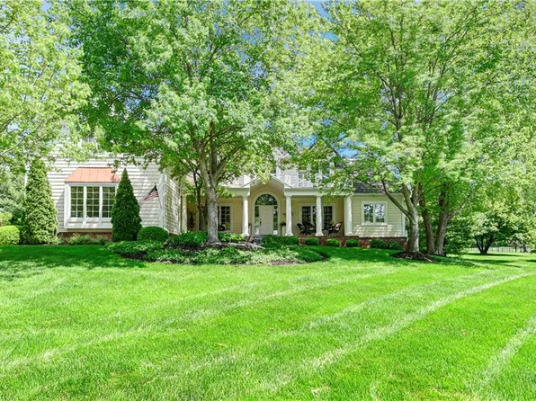 16819 S Highland Ridge Dr, Belton, MO 64012