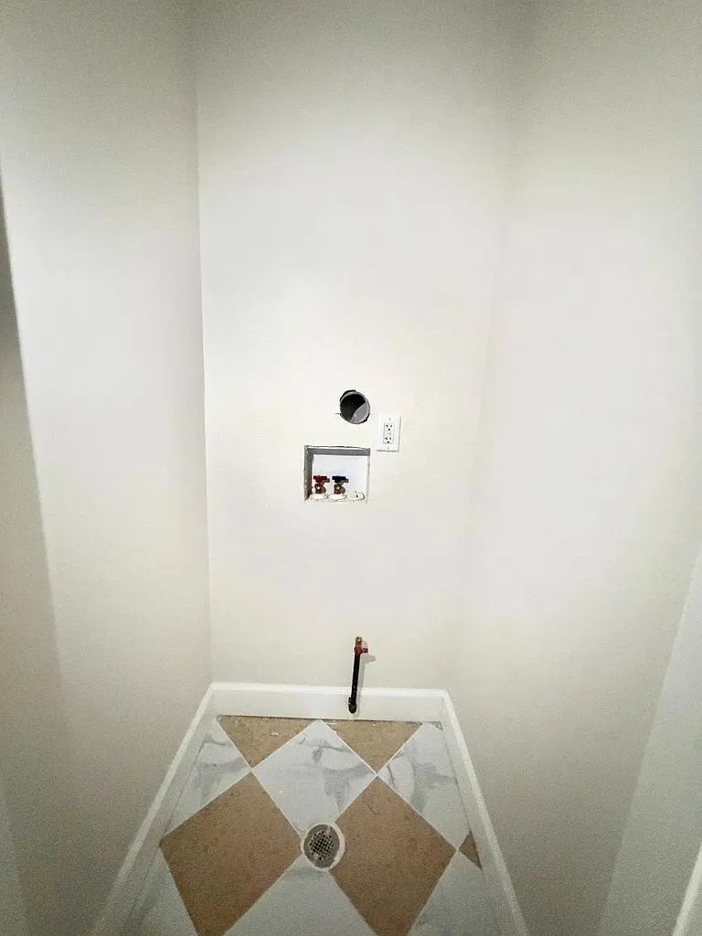 3 bed, 1.5 bath, 1250 sqft, $2,200 — Photo 3
