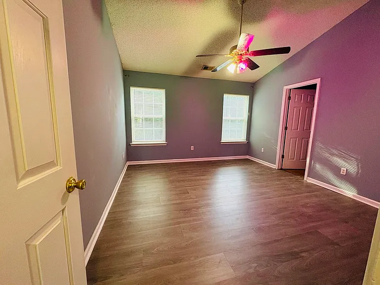 10304 Haddington Dr NW — Photo 5