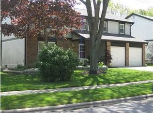 880 Ridenour Rd, Columbus, OH 43230