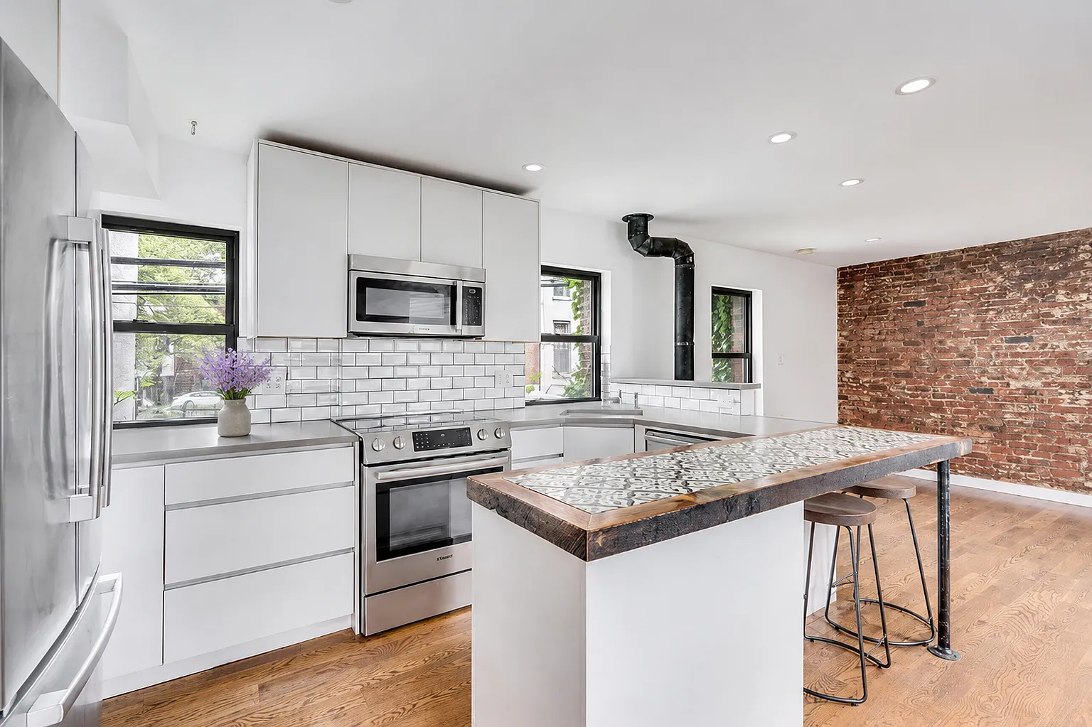 197 Bainbridge Street — Photo 3