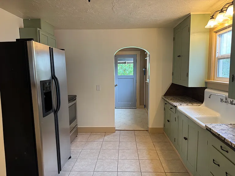 1130 Ellinor Ave — Photo 12
