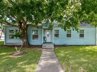 1130 W 5th St, Freeport, TX 77541