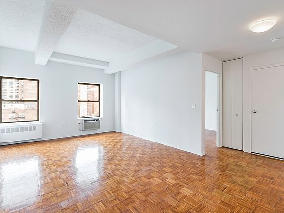3rd image of 360 W 34th St APT 11B