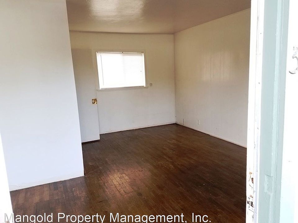 2nd image of 1017 El Camino Real N APT 3