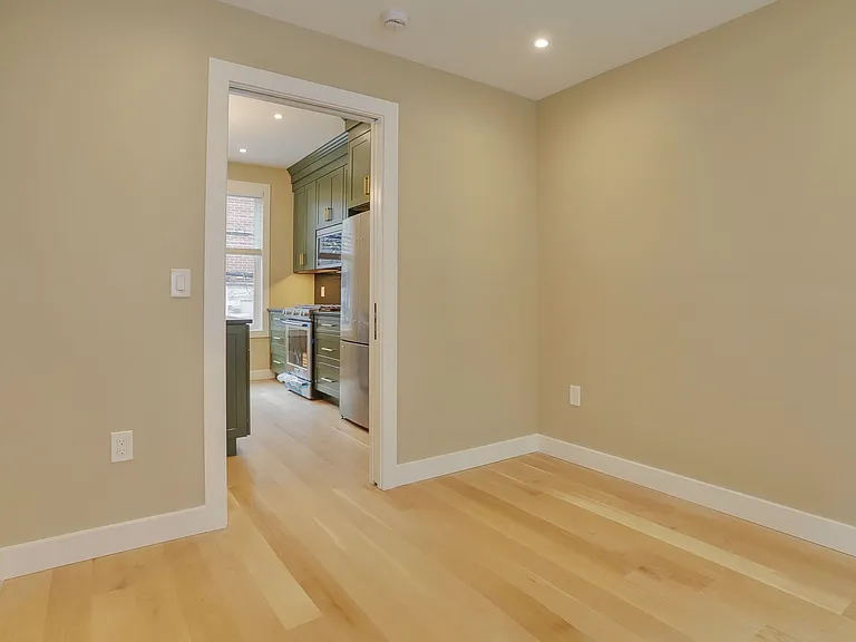 95 Court St — Photo 14