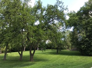 1834 Stuart Ln, Inverness, IL 60067