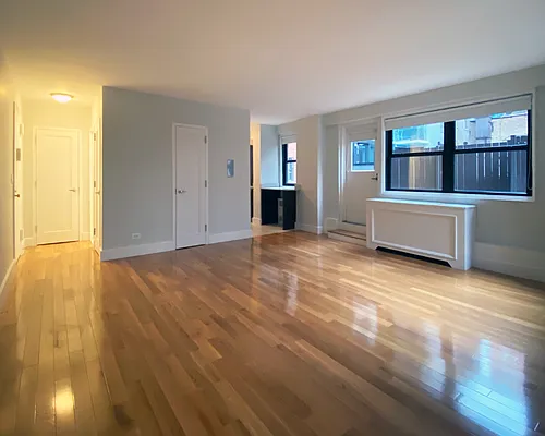 141 E 33rd St #2M Photo 1