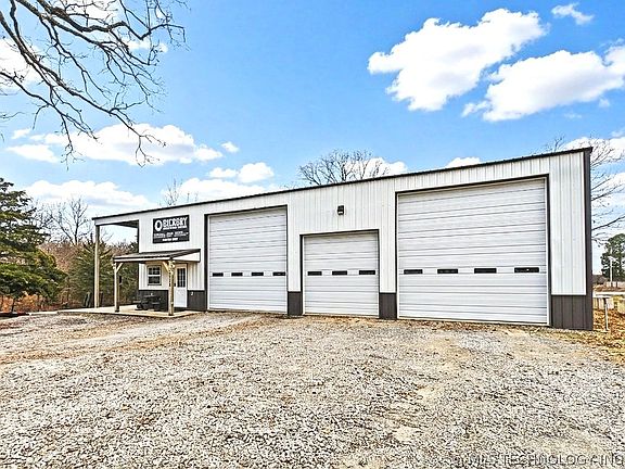 2nd image of 32514 Highway 82