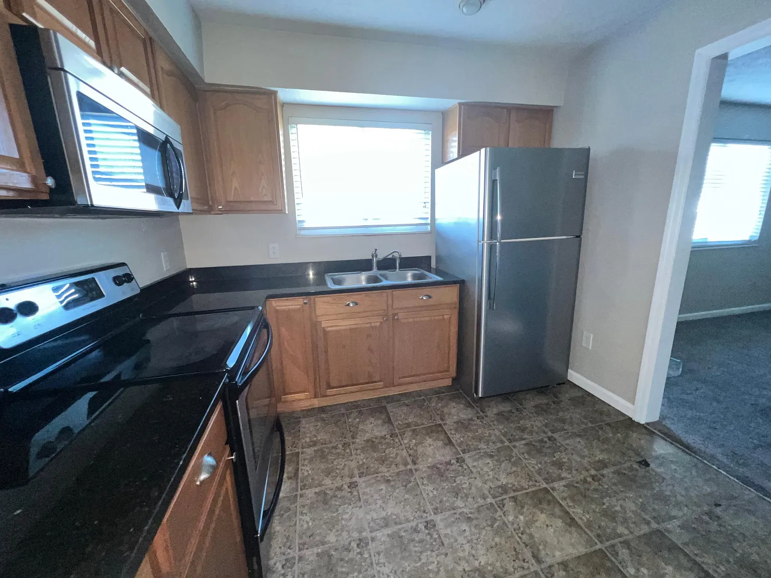 578 Homecrest Avenue — Photo 3