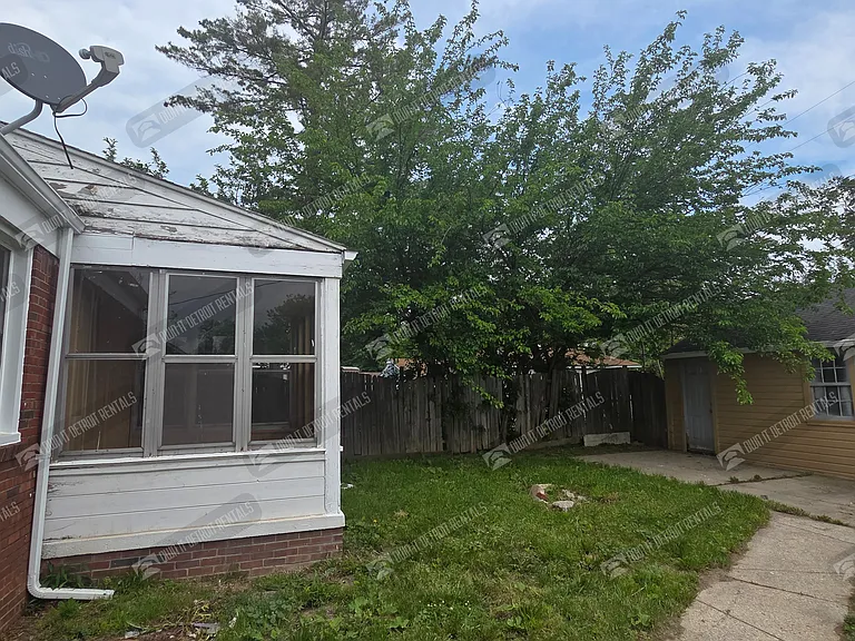 16600 Carlisle St — Photo 3