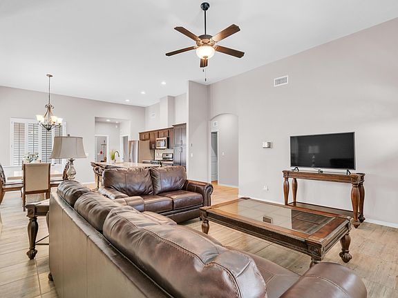 5th image of 2141 William Caples St