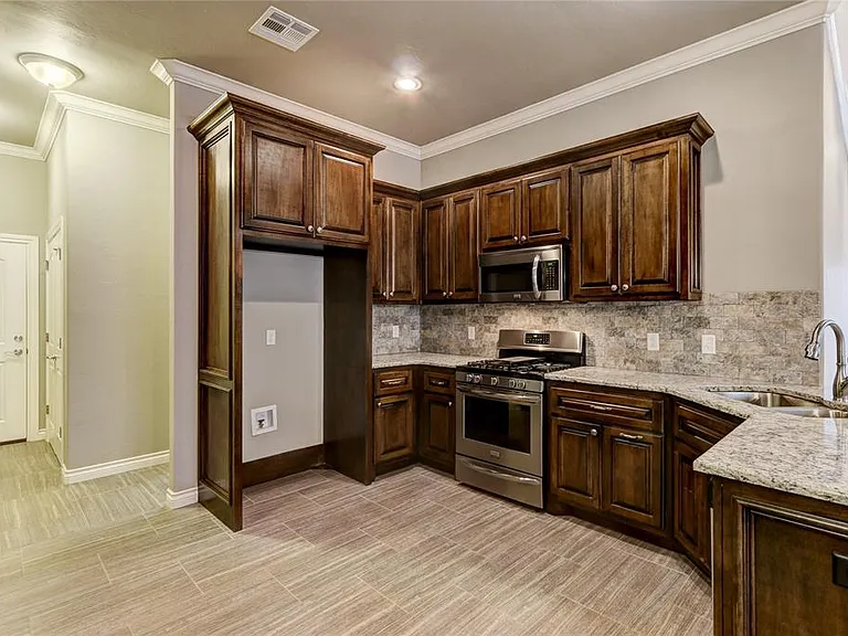 2809 Tranquilo Ln — Photo 5