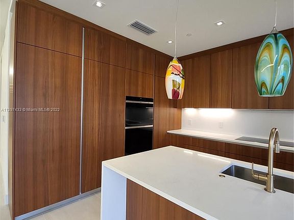 5th image of 515 Valencia Ave #203