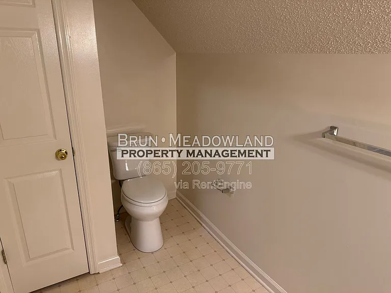 6523 Doe Creek Way — Photo 32