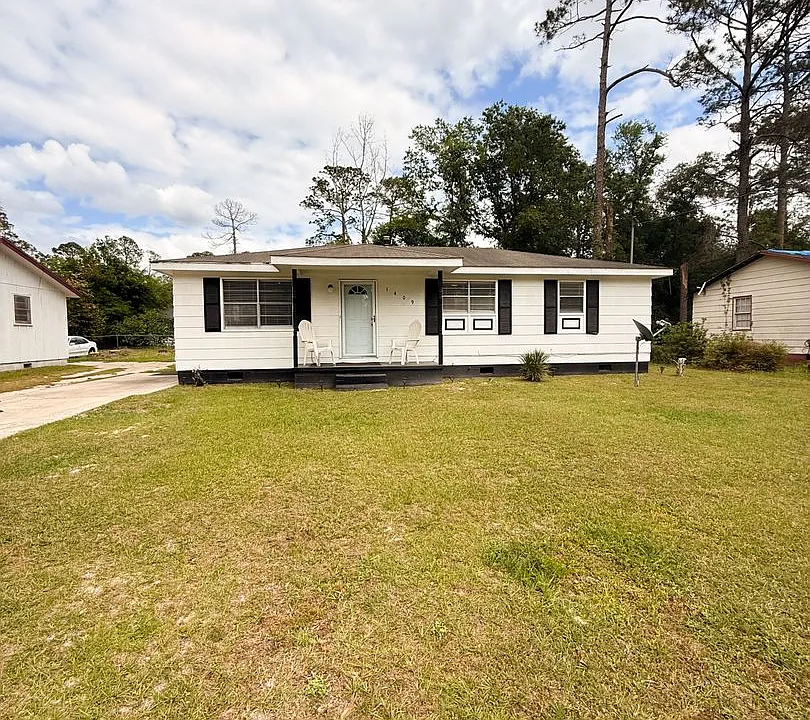 1409 Southwood Dr