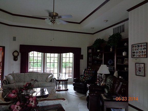 2nd image of 210 White Oak Ln