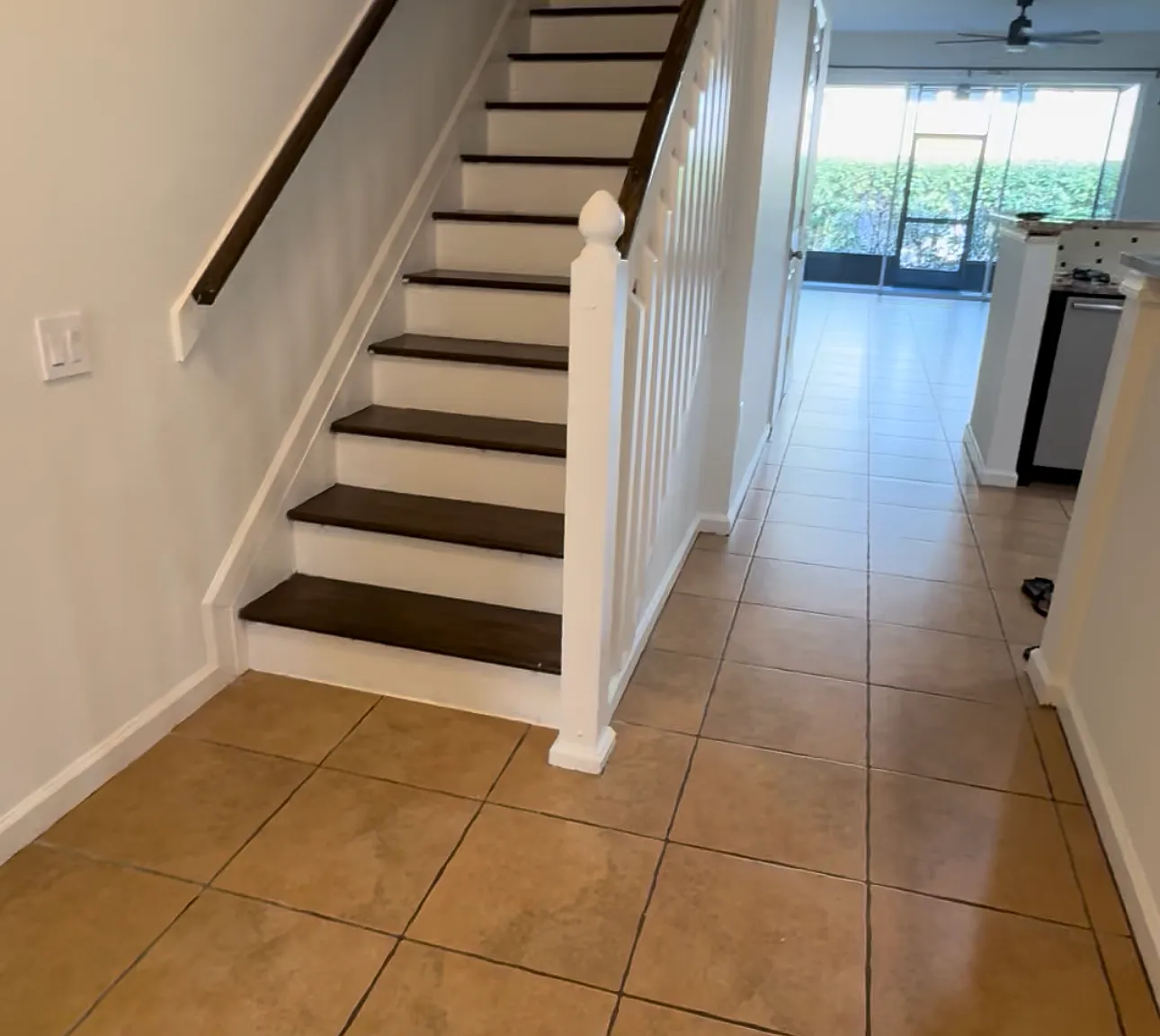 2 bed, 2.5 bath, 1550 sqft, $2,100 — Photo 2