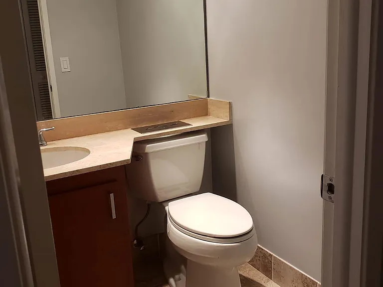 600 NE 36th St #510 — Photo 11