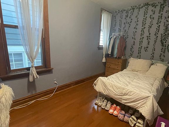 4th image of 3333 N Seeley Ave APT 2