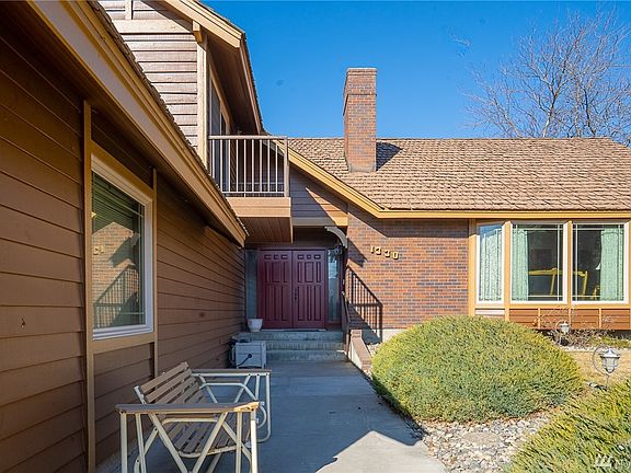 3rd image of 1330 S Lakeway Dr