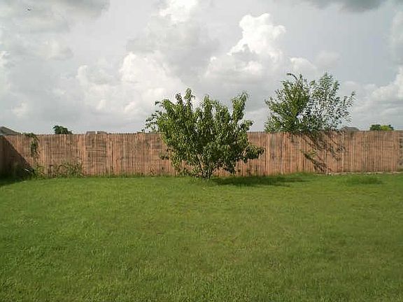 4th image of 1006 Purple Martin Dr