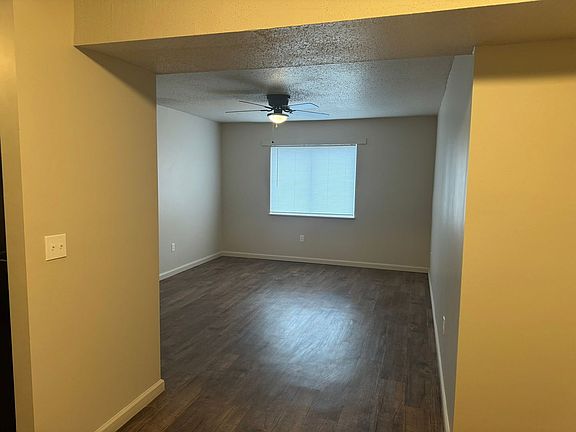 4th image of 525 Alcott Dr #98c27bbdd