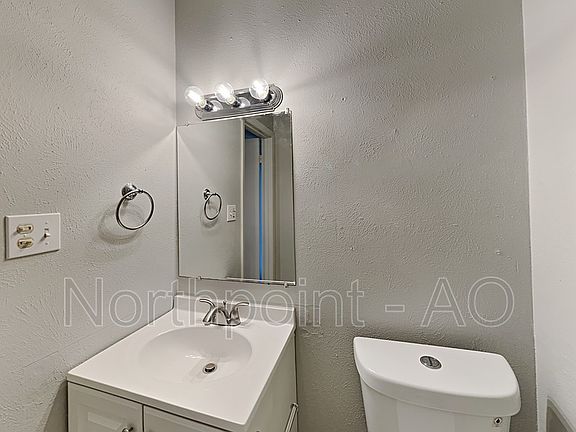 5th image of 803 N Lisa Ln