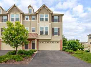 215 N Commerce St, Aurora, IL 60504