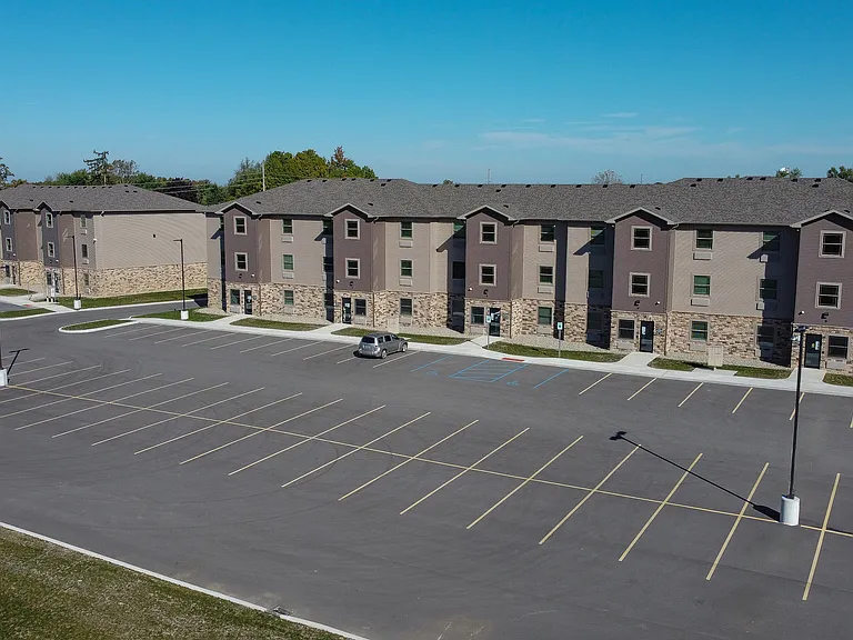 Crossroads Place Apartments — Photo 83