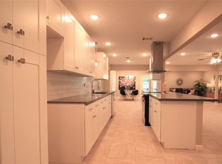 2675 S Woodloch St, Conroe, TX 77385