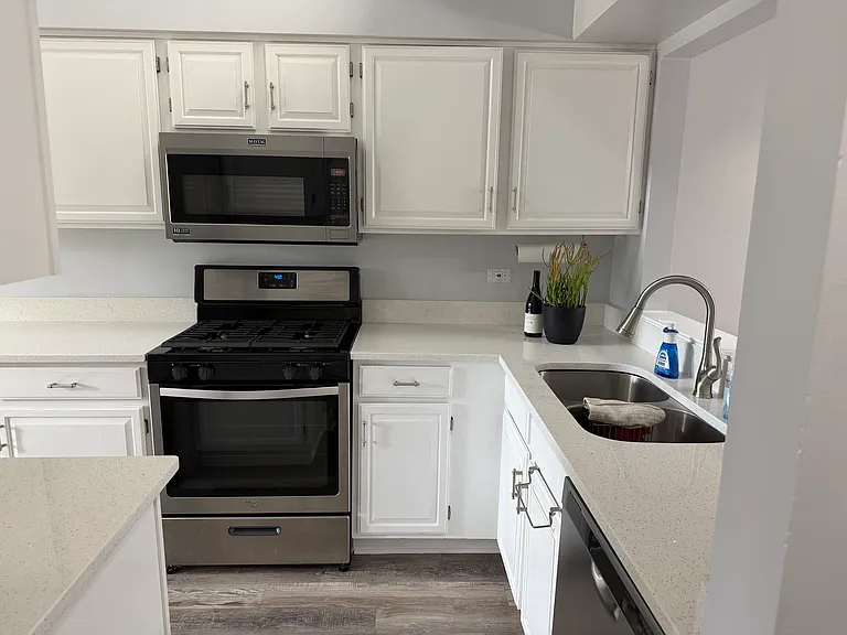 1702 Coach Dr — Photo 30