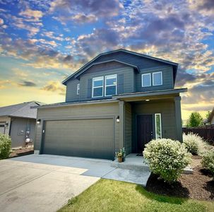 2522 NW Hemlock Way, Redmond, OR, 97756