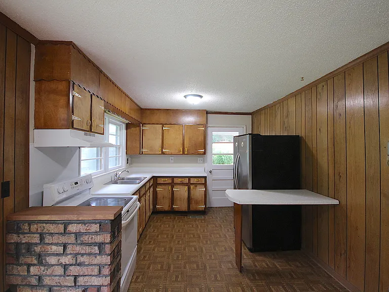 6905 Moreview Rd — Photo 4