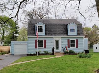 75 S Oriole Trl, Crystal Lake, IL 60014