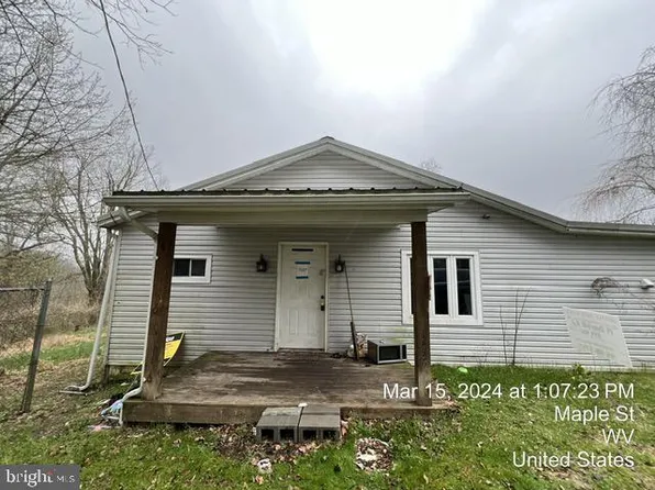19 Overhill Rd, Shinnston, WV 26431