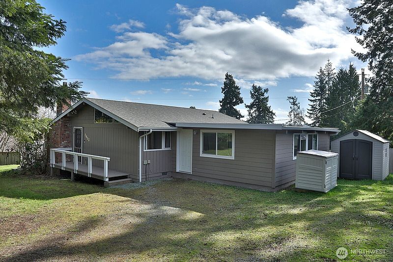 4th image of 1412 Commodore Place