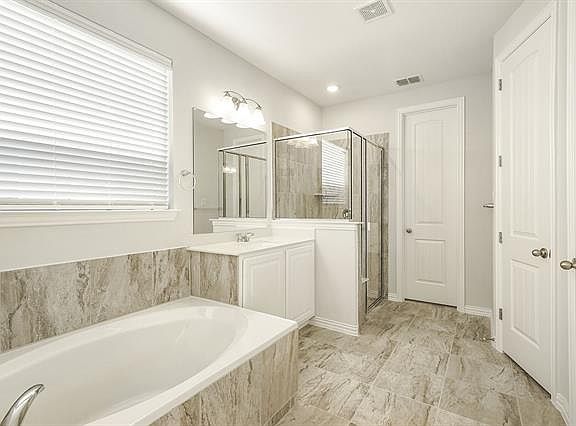 5th image of 552 Tierra Vista Way
