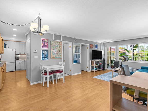 2nd image of 300 NE 19th Court #201N