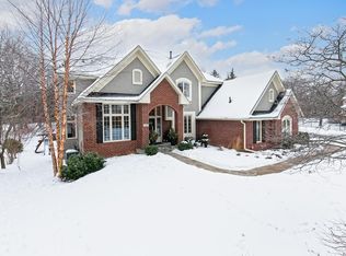 10885 Purdey Rd, Eden Prairie, MN 55347