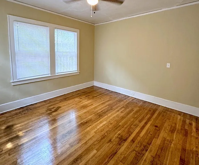 1716 Winona Ave — Photo 14