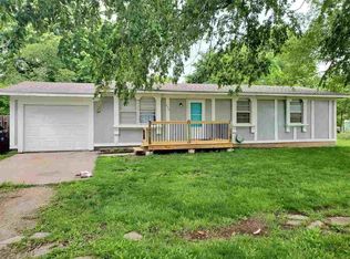439 S McPherson St, Galva, KS 67443