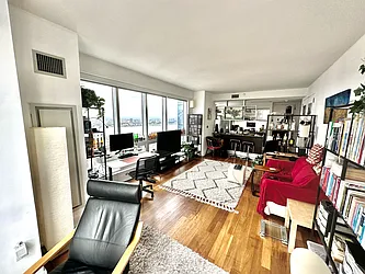 Rented by Addison Property Group